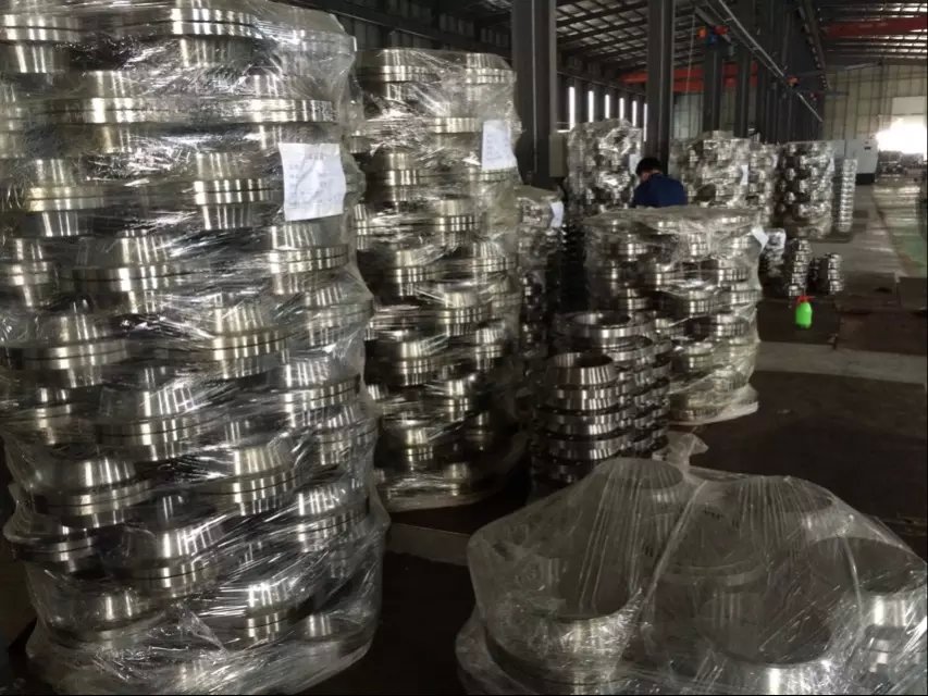 碳鋼法蘭它作為法蘭類(lèi)型中的一種，具有什么特點(diǎn)呢？